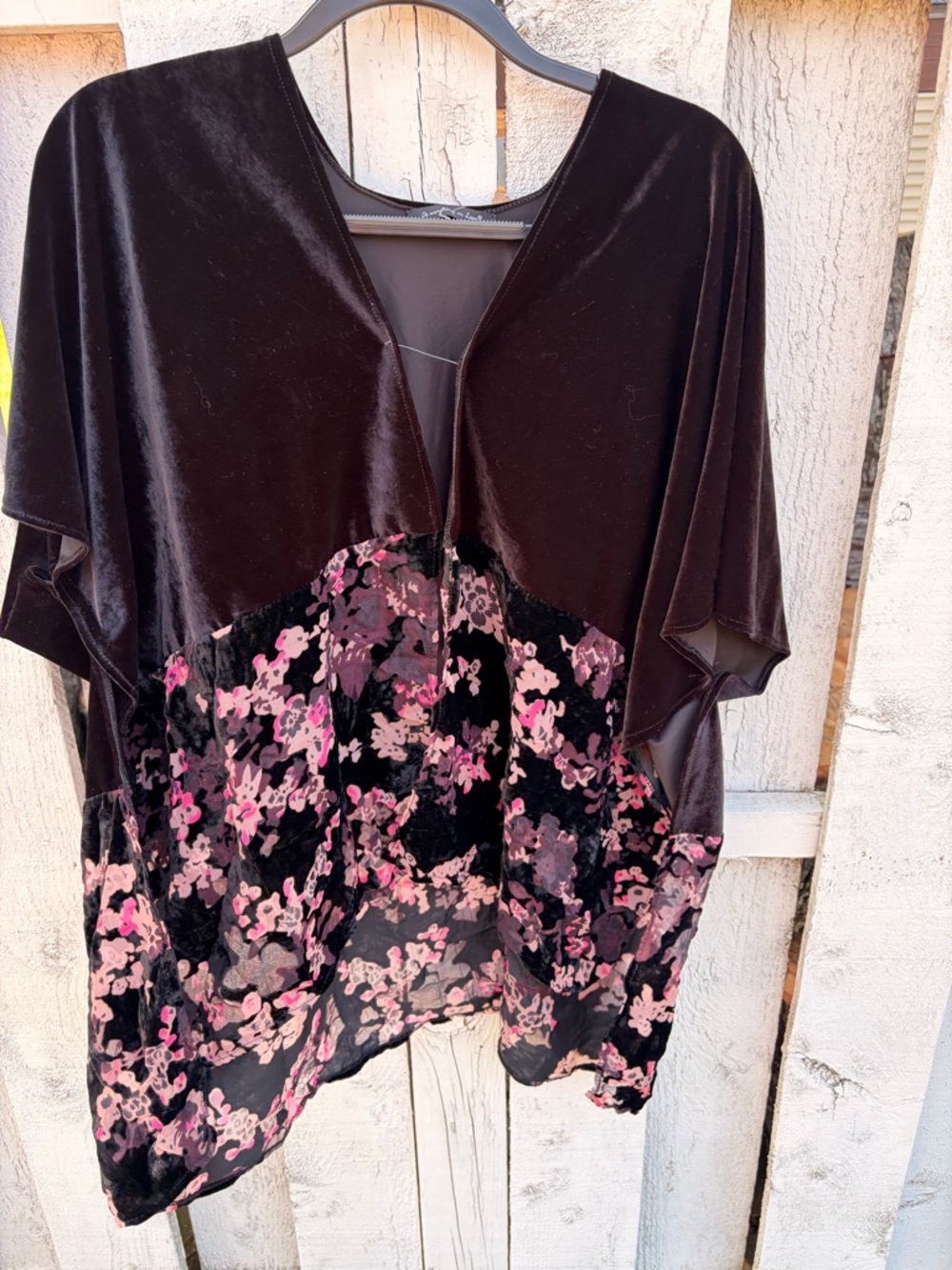 Kimono- Women's Black Velvet & Floral Chiffon Overlay Top